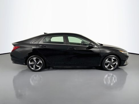 Used 2021 Hyundai Elantra SEL w/ Convenience + Premium Package FWD image 4