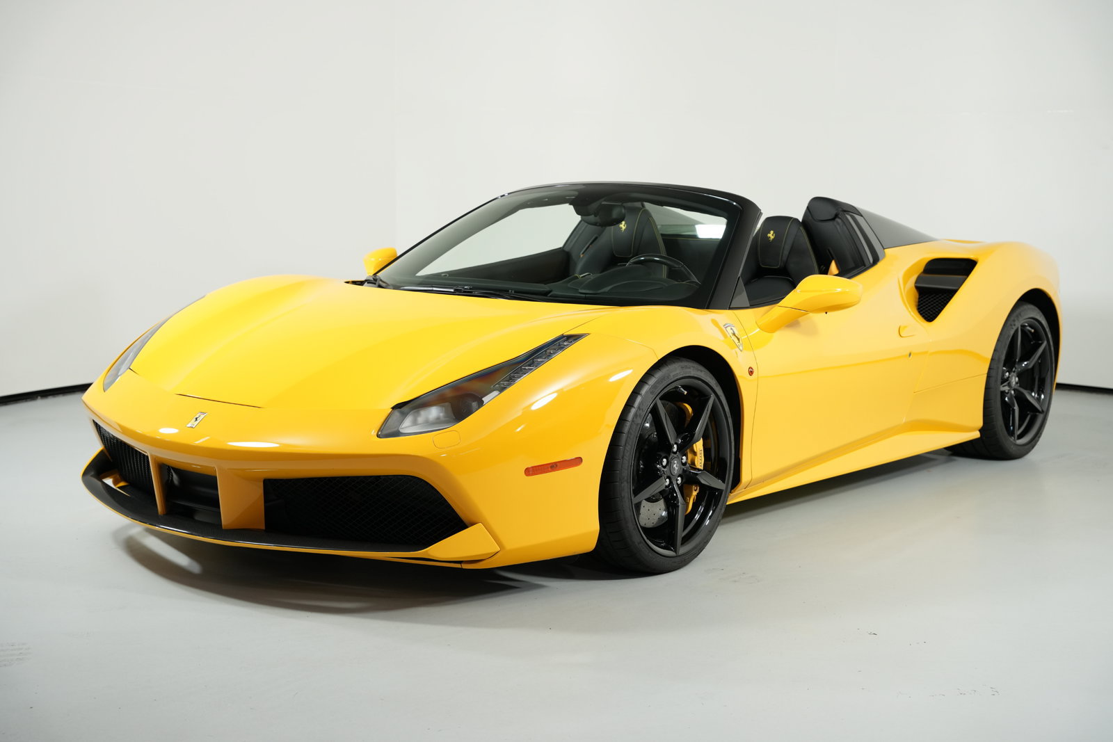 Certified 2018 Ferrari 488 Spider RWD image 21
