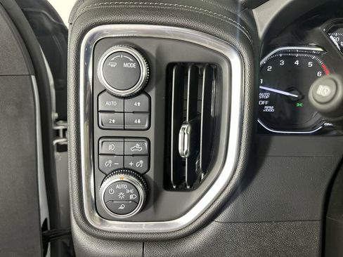 Used 2021 GMC Sierra 1500 SLT w/ SLT Convenience Package AWD/4WD image 21