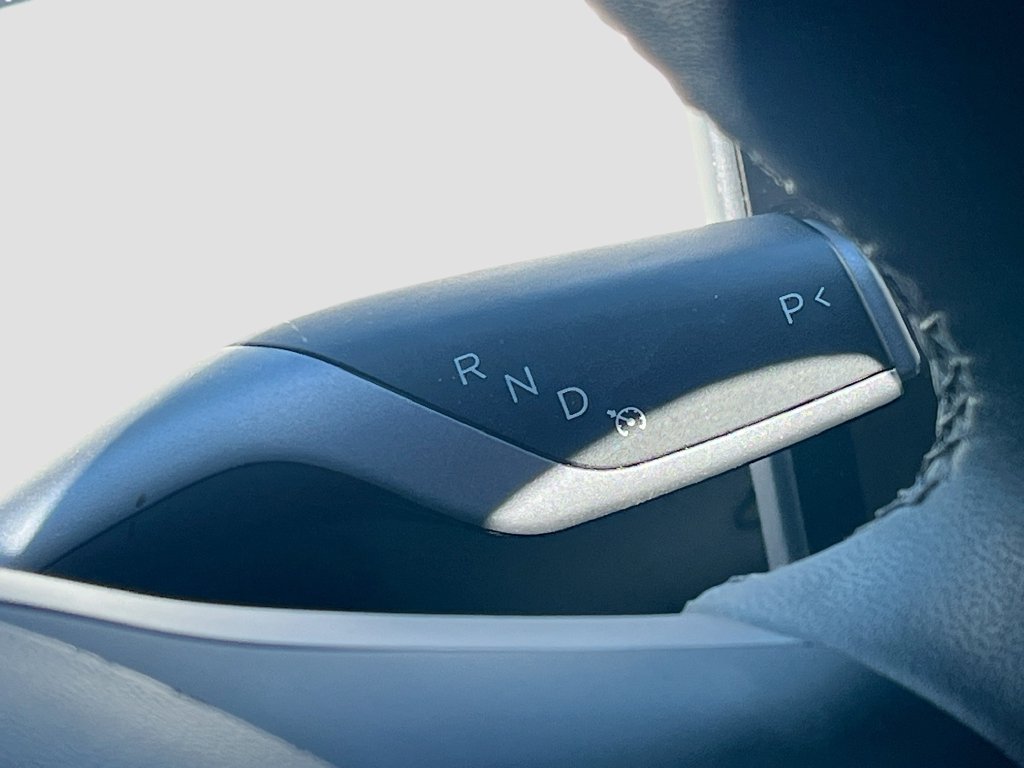 Used 2025 Tesla Model Y Long Range AWD/4WD image 17