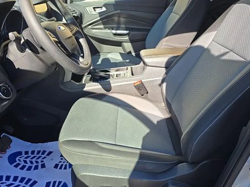Used 2017 Ford Escape SE w/ Equipment Group 201A AWD/4WD image 5