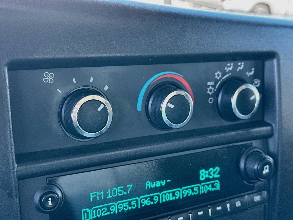 Used 2020 Chevrolet Express 3500 w/ Power Convenience Package RWD image 17