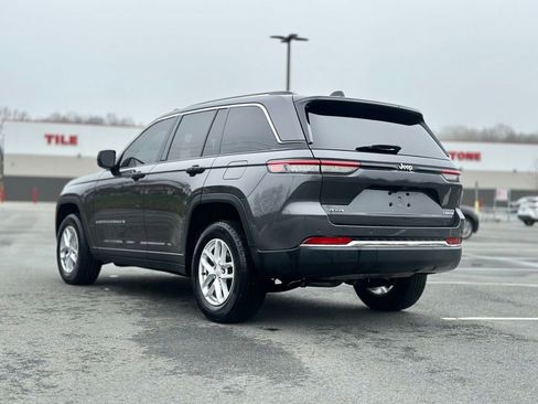 Used 2024 Jeep Grand Cherokee Laredo X AWD/4WD image 4