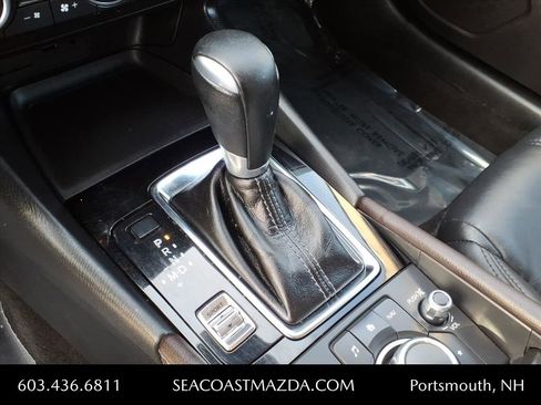 Used 2018 MAZDA MAZDA3 Touring image 14