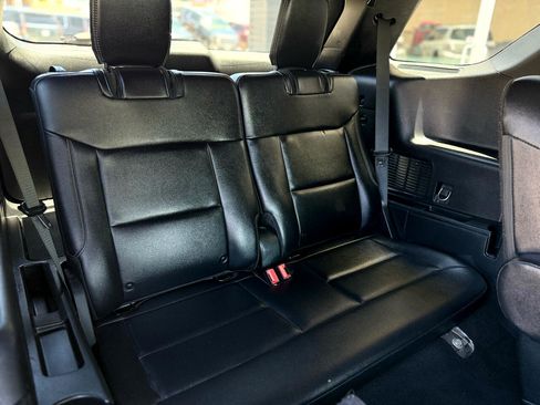 Used 2020 Ford Explorer XLT w/ Equipment Group 202A image 16