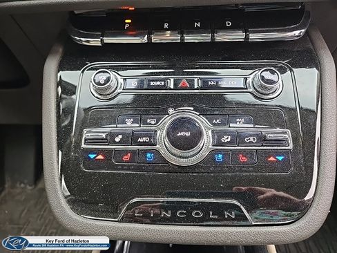 Used 2021 Lincoln Corsair AWD w/ Premium Package image 24