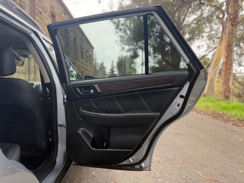 Used 2019 Subaru Outback 2.5i Limited w/ Popular Package #2 image 27