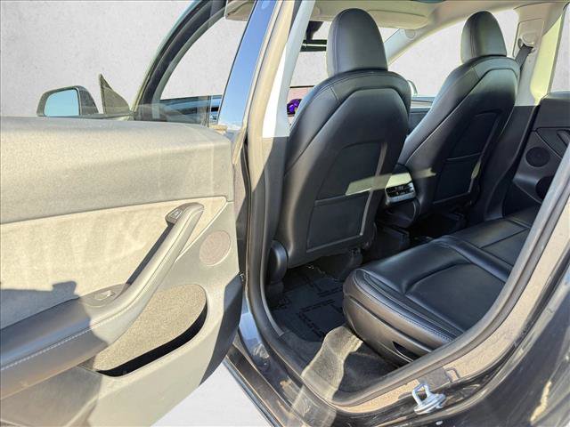 Used 2024 Tesla Model Y Long Range AWD/4WD image 21