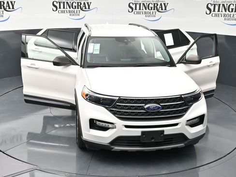 Used 2021 Ford Explorer XLT w/ Equipment Group 202A RWD image 28