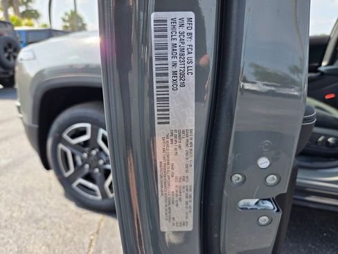 New 2026 Jeep Cherokee Laredo image 19