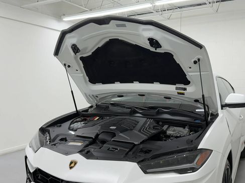 Used 2022 Lamborghini Urus AWD/4WD image 58