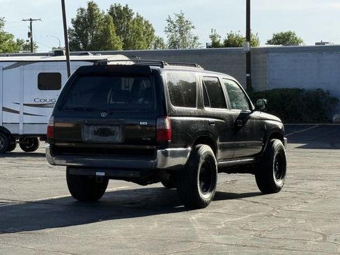 Used 2000 Toyota 4Runner SR5 RWD image 5