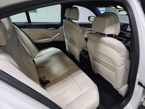 Used 2018 BMW 530e xDrive image 23