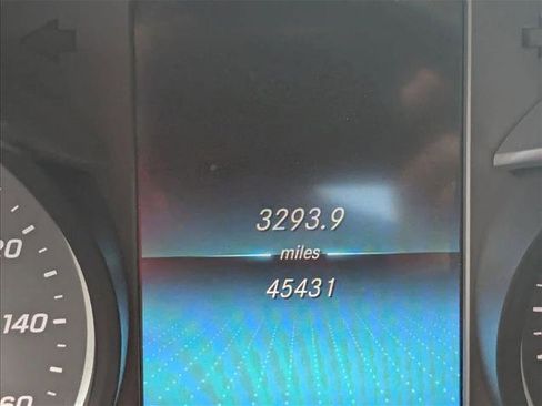 Used 2019 Mercedes-Benz C 300 4MATIC Sedan image 9