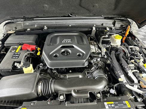 Used 2022 Jeep Wrangler Sahara image 33