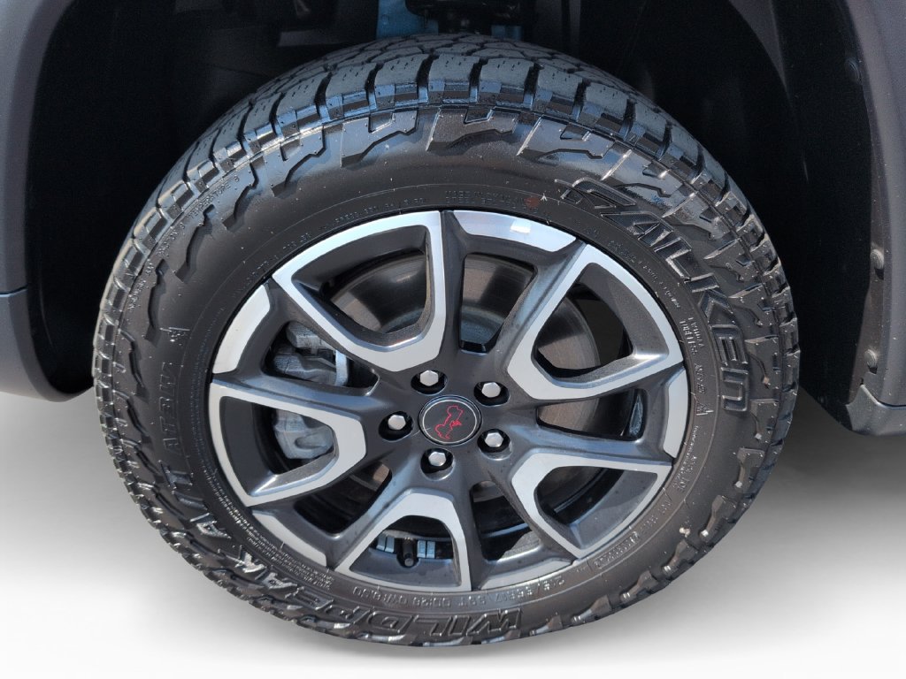 Used 2025 Jeep Compass Trailhawk AWD/4WD image 29