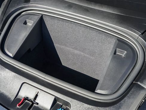 Used 2021 Porsche Taycan image 23