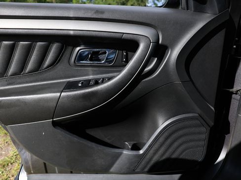 Used 2012 Ford Taurus SEL image 39