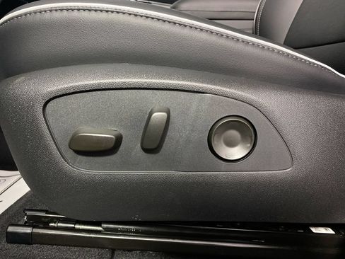 Used 2026 Buick Enclave Preferred w/ Power Package FWD image 12