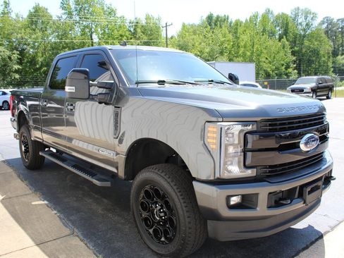 Used 2019 Ford F250 Lariat AWD/4WD image 2