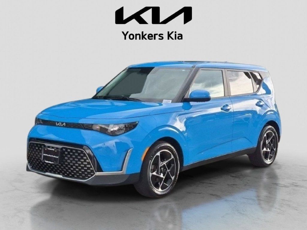 Certified 2023 Kia Soul EX FWD image 1