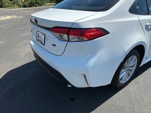Used 2026 Toyota Corolla LE w/ LE Premium Package FWD image 21