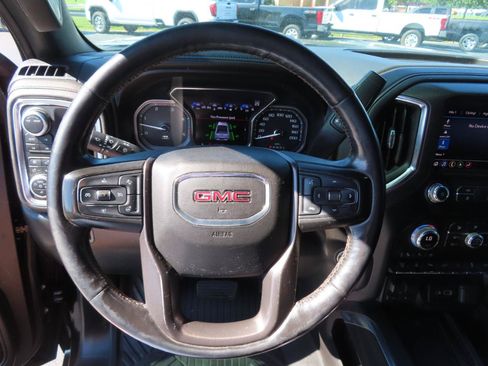 Used 2020 GMC Sierra 2500 AT4 w/ AT4 Premium Package AWD/4WD image 37