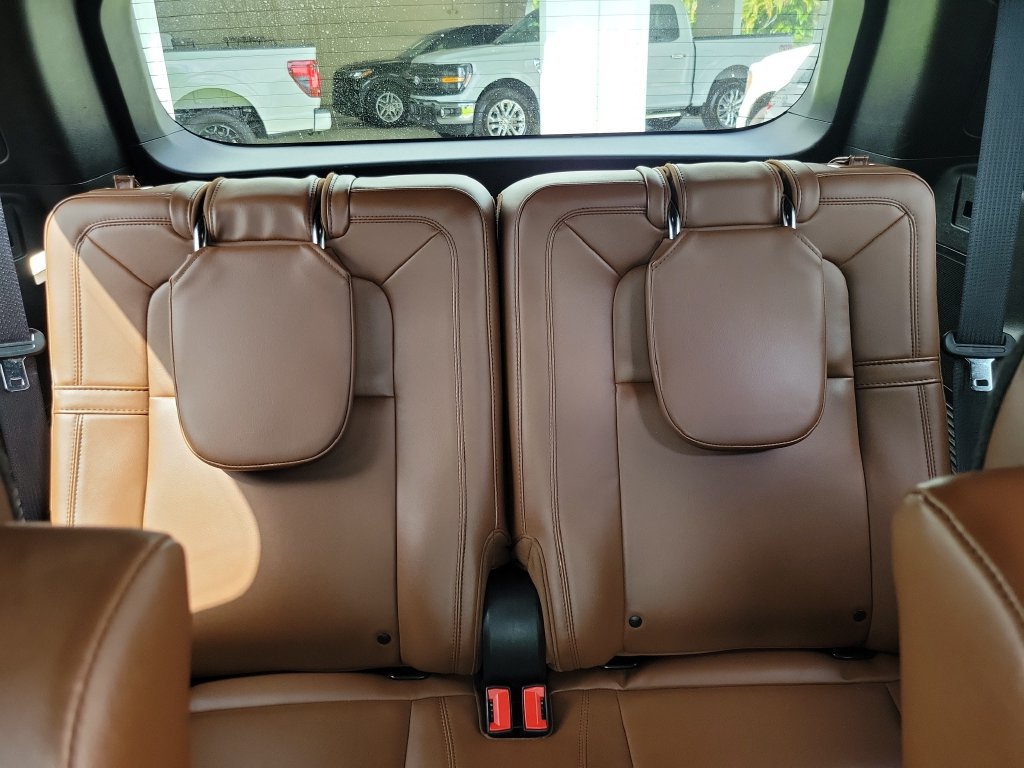 Certified 2023 Lincoln Aviator Reserve w/ Equipment Group 201A RWD image 11