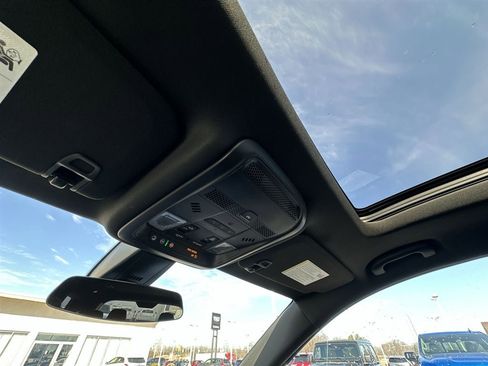 Certified 2024 Cadillac XT6 Premium Luxury AWD/4WD image 21