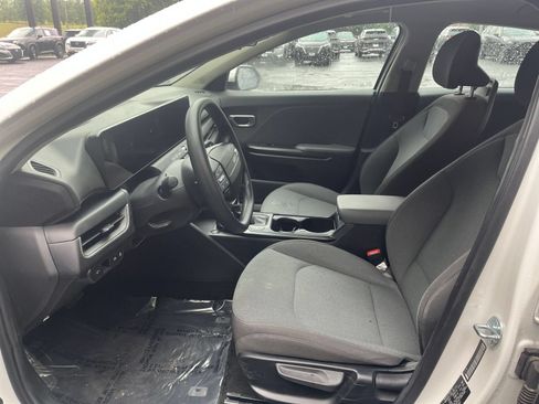 Used 2025 Kia K4 FWD image 25