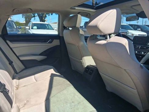 Used 2018 Honda Accord EX image 16
