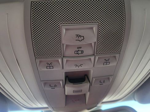 Used 2014 Mercedes-Benz E 350 Sedan image 35