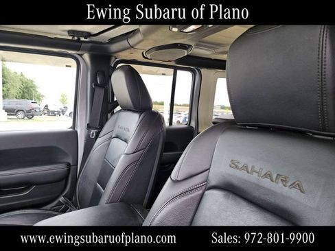 Used 2018 Jeep Wrangler Unlimited Sahara AWD/4WD image 6