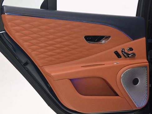 Certified 2022 Bentley Flying Spur V8 AWD/4WD image 25