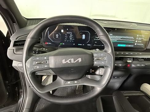 Used 2024 Kia EV9 GT-Line AWD/4WD image 15