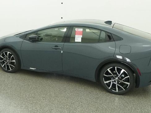 New 2026 Toyota Prius Plug-In Hybrid image 4