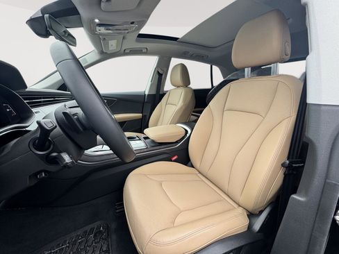Certified 2025 Audi Q8 Premium Plus w/ Premium Plus Package AWD/4WD image 4