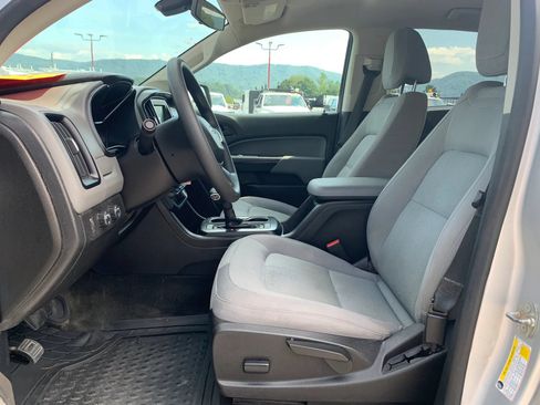 Used 2018 Chevrolet Colorado W/T w/ WT Convenience Package AWD/4WD image 9