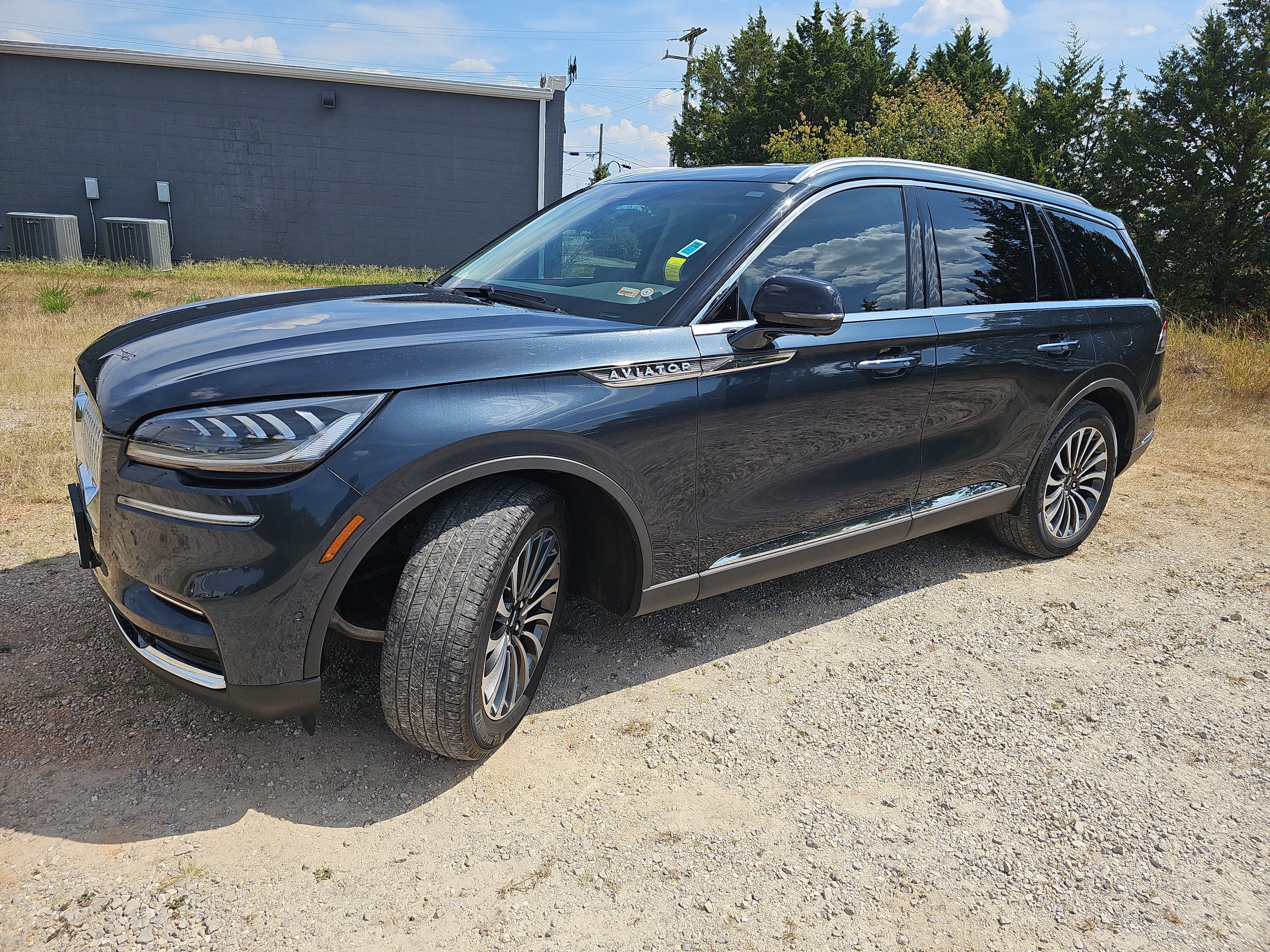 Used 2022 Lincoln Aviator Reserve w/ Class IV Trailer Tow Package RWD image 8