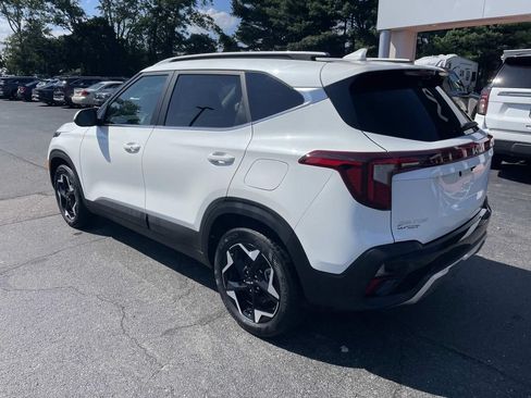 Used 2025 Kia Seltos EX w/ EX Sunroof Package AWD/4WD image 3