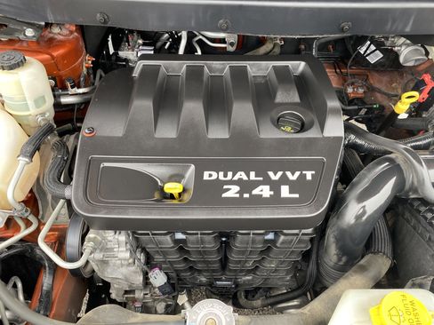 Used 2014 Dodge Journey SXT w/ Flexible Seating Group image 25