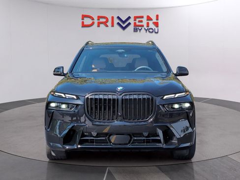 Used 2025 BMW X7 xDrive40i w/ Executive Package image 8