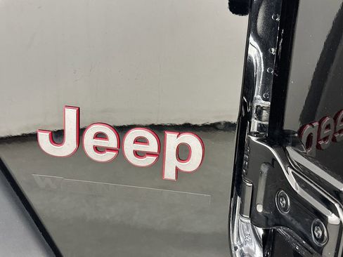 Used 2024 Jeep Wrangler Unlimited Rubicon w/ XTREMEE 35" Tire Package AWD/4WD image 34