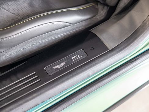Used 2025 Aston Martin DB12 Coupe RWD image 18