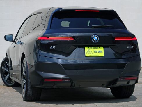 Used 2022 BMW iX xDrive50 w/ Premium Package AWD/4WD image 6