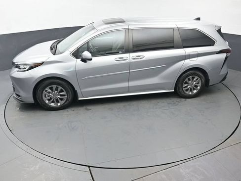 Certified 2023 Toyota Sienna XLE w/ Protection Package (TMS) FWD image 42
