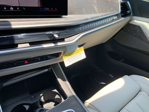 Used 2026 BMW X5 xDrive50e image 17