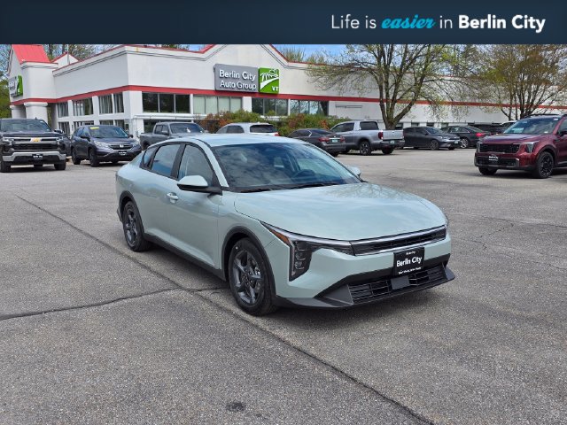 New 2026 Kia K4 FWD image 1