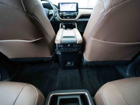 Used 2024 Toyota Grand Highlander MAX Platinum image 22