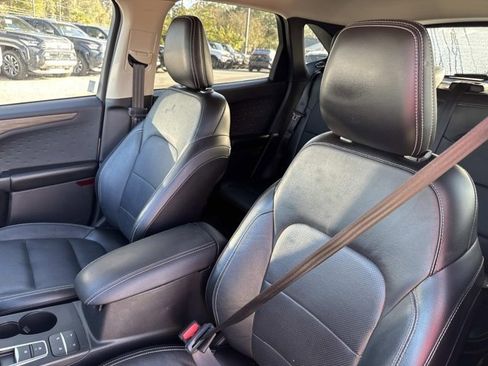 Used 2020 Ford Escape Titanium image 11